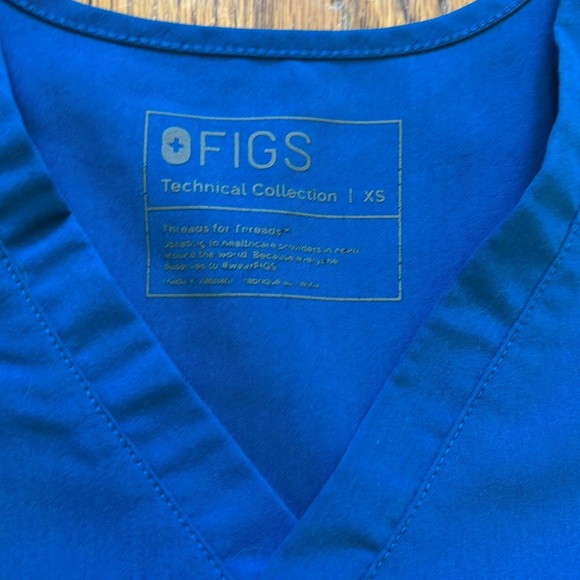 Figs Scrub Top - Picture 3 of 10